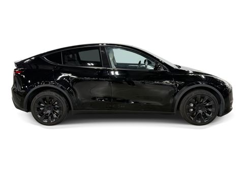 Certified 2023 Tesla Model Y Long Range AWD/4WD image 7