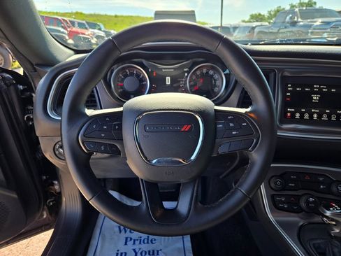 Used 2019 Dodge Challenger SXT RWD image 18
