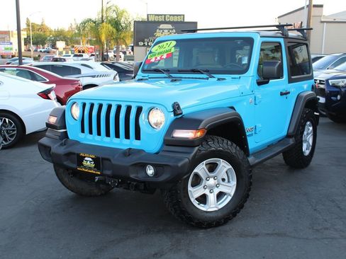 Used 2021 Jeep Wrangler Sport S image 35