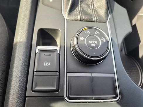 Used 2018 Volkswagen Atlas S image 26