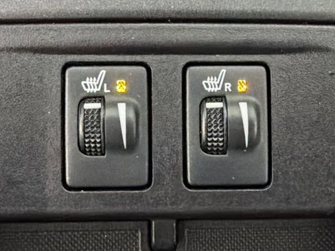 Used 2017 Toyota Camry XLE FWD image 30