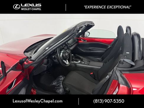 Used 2016 MAZDA MX-5 Miata Club RWD image 7