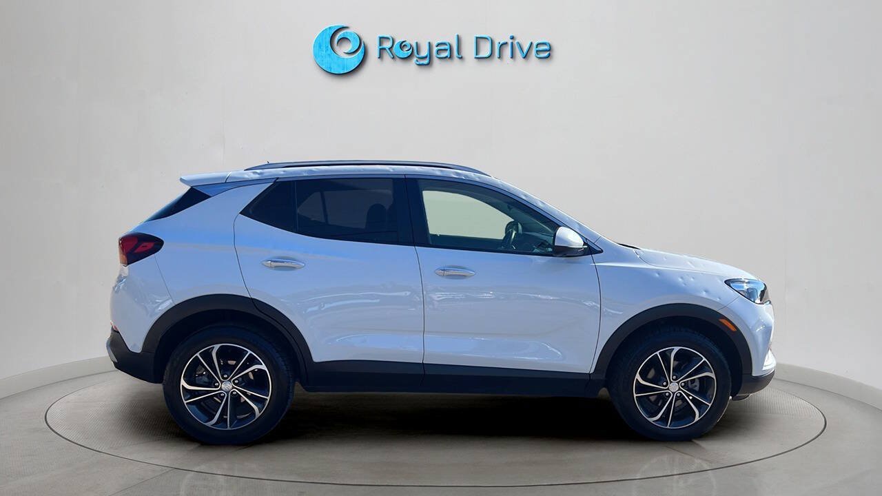 Used 2021 Buick Encore GX Select w/ Advanced Technology Package AWD/4WD image 6
