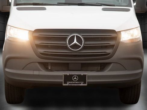 Used 2025 Mercedes-Benz Sprinter 2500 image 13