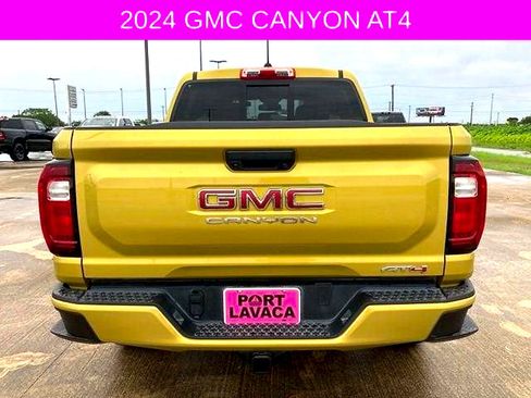 Used 2024 GMC Canyon AT4 AWD/4WD image 6