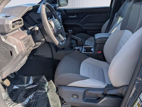 Used 2025 Toyota Tacoma TRD Off-Road image 13