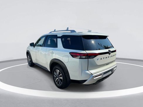 Used 2024 Nissan Pathfinder SL image 7