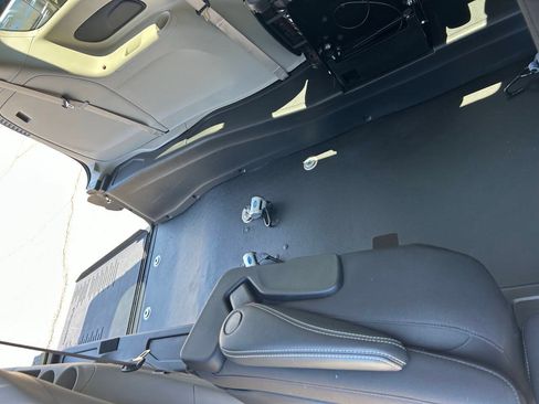 Used 2022 Chrysler Voyager LX FWD image 24