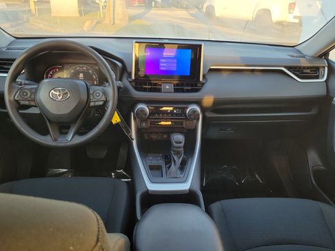 Used 2023 Toyota RAV4 LE image 11