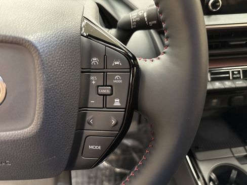 Used 2025 Toyota Prius SE image 45