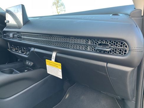 Certified 2026 Honda HR-V LX image 28