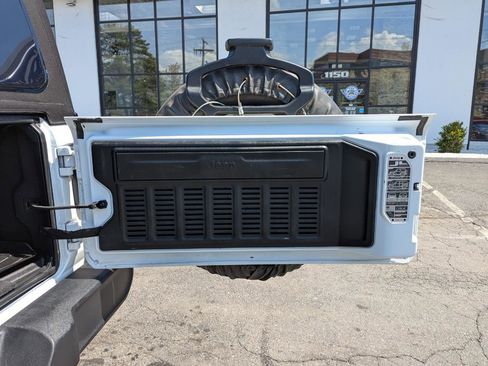 Used 2023 Jeep Wrangler Sport AWD/4WD image 36