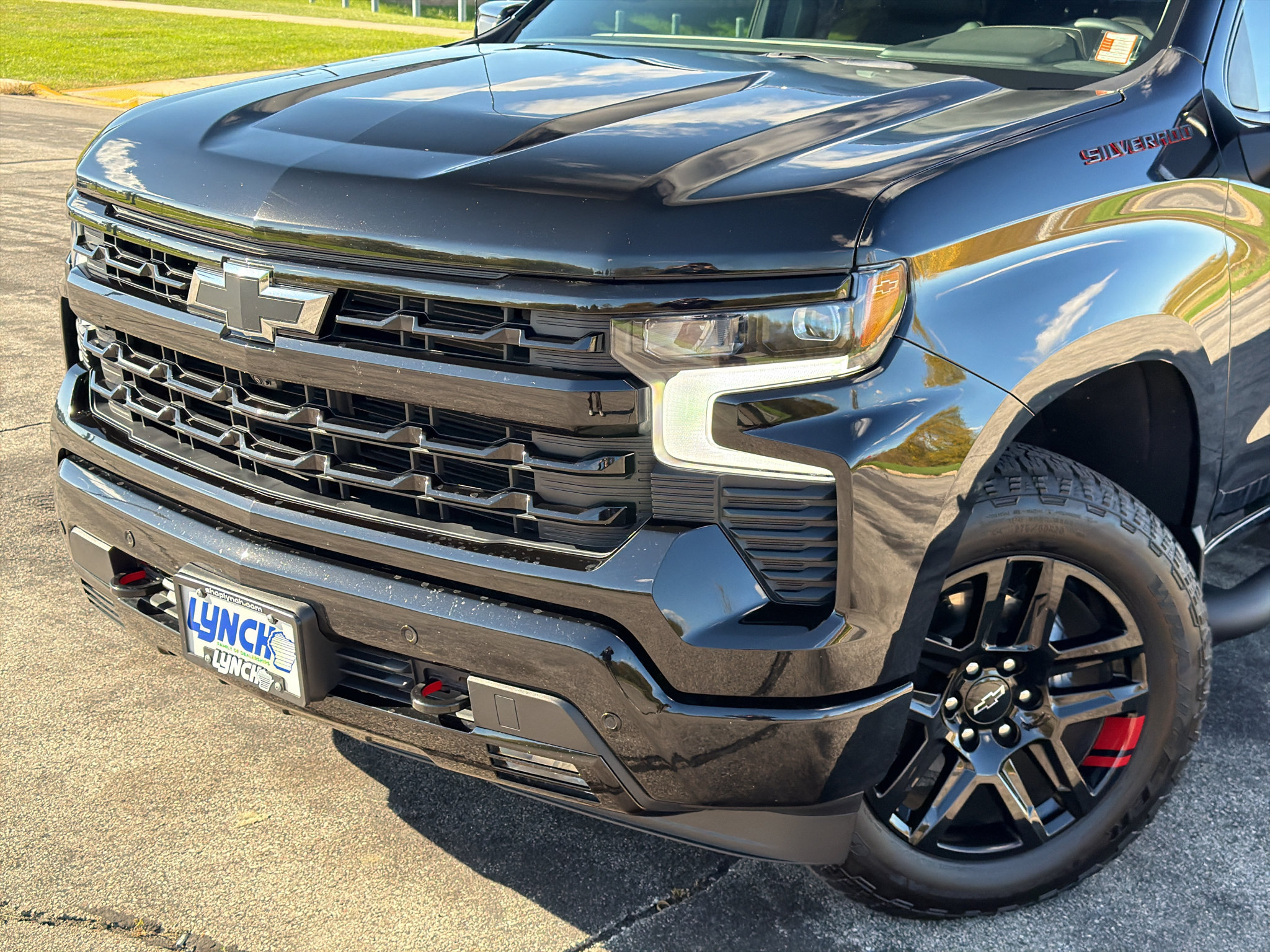 Used 2026 Chevrolet Silverado 1500 RST w/ Redline Edition AWD/4WD image 8
