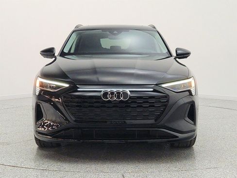 Used 2024 Audi Q8 e-tron Premium Plus AWD/4WD image 2
