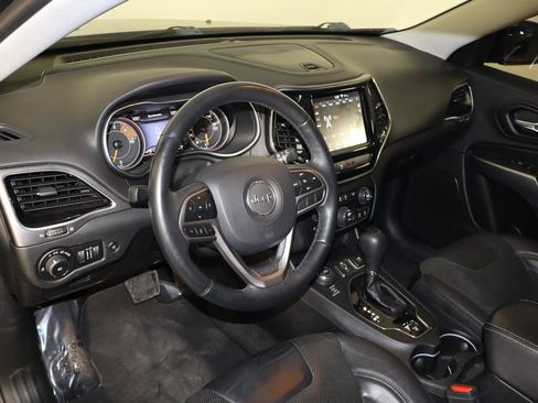 Used 2019 Jeep Cherokee Limited AWD/4WD image 24