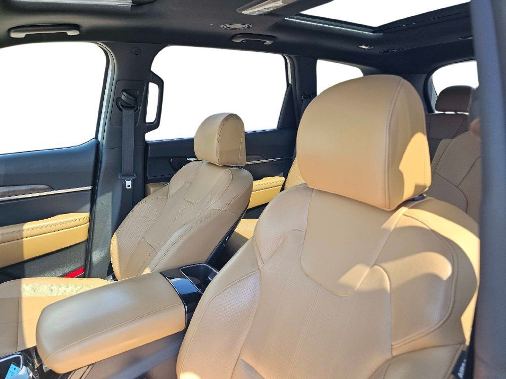 Used 2022 Kia Telluride SX FWD image 17