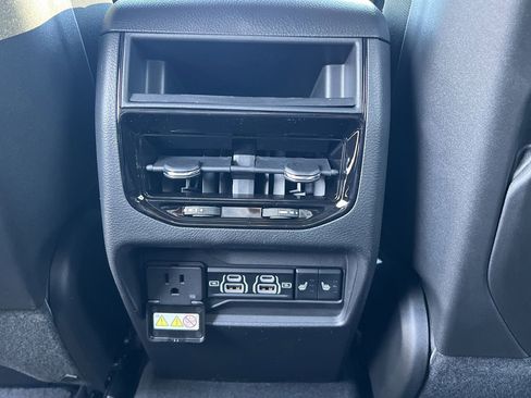 New 2025 Jeep Grand Cherokee Limited image 25