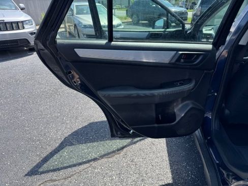 Used 2018 Subaru Outback 2.5i AWD/4WD image 14