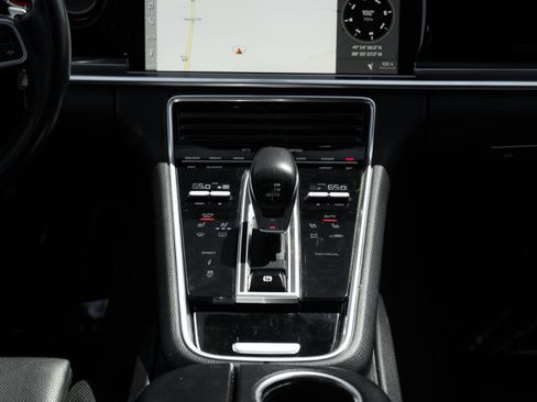 Used 2018 Porsche Panamera 4S AWD/4WD image 18