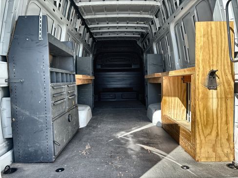 Used 2023 Mercedes-Benz Sprinter 3500 image 32