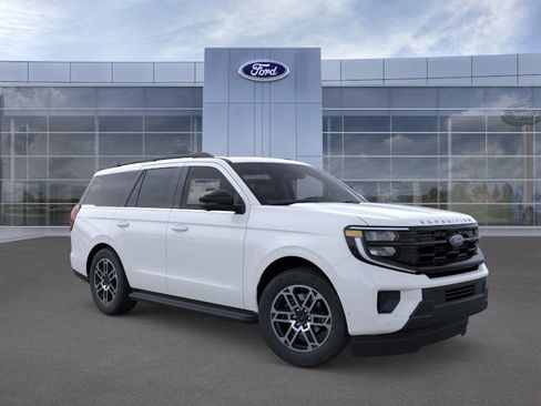 New 2025 Ford Expedition Active image 7