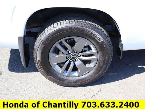 Used 2025 Nissan Frontier SV w/ SV Convenience Package image 37