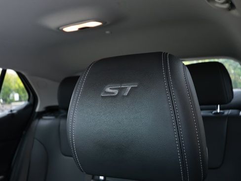 Used 2024 Buick Encore GX Sport Touring AWD/4WD image 23