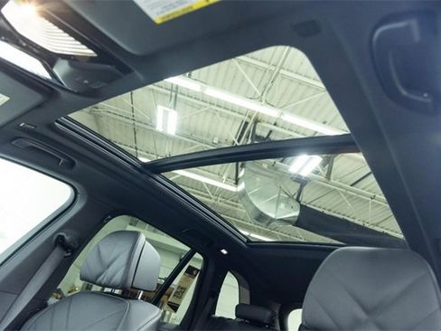 New 2026 BMW X5 xDrive50e w/ Climate Comfort Package image 19