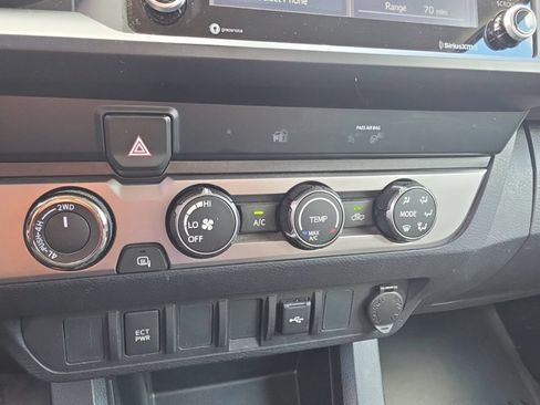 Used 2020 Toyota Tacoma SR AWD/4WD image 19