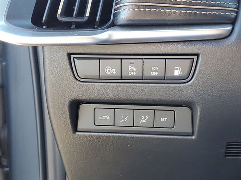 Used 2025 MAZDA CX-70 Plug-In Hybrid w/ Premium Plus image 21