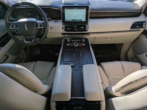 Used 2021 Lincoln Navigator Reserve w/ Luxury Package AWD/4WD image 21