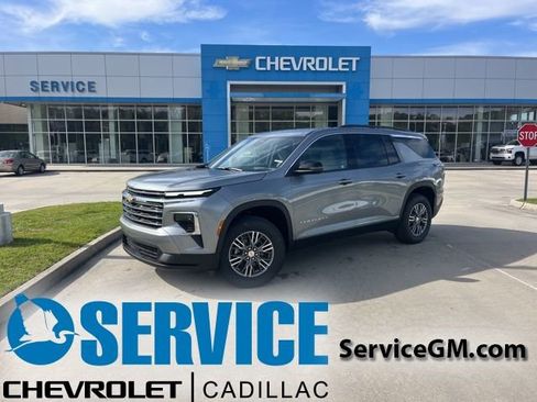 New 2026 Chevrolet Traverse LT image 1