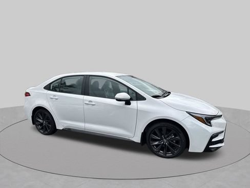 Used 2026 Toyota Corolla SE FWD image 16