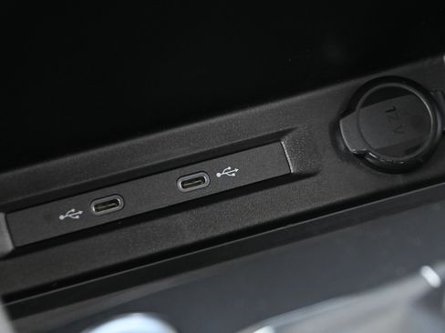 Used 2024 Volkswagen Tiguan S image 27