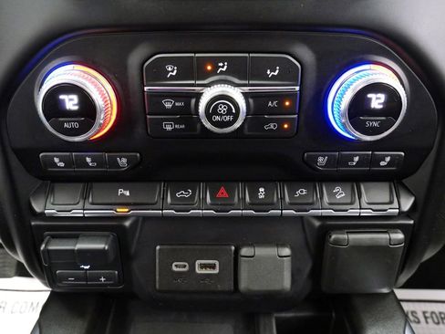 Used 2022 GMC Sierra 2500 AT4 w/ AT4 Preferred Package AWD/4WD image 29