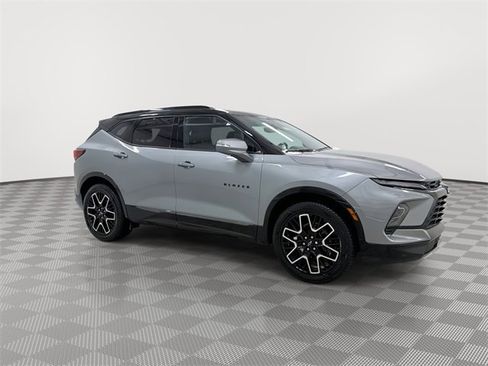 Certified 2023 Chevrolet Blazer RS w/ Driver Confidence II Package image 13