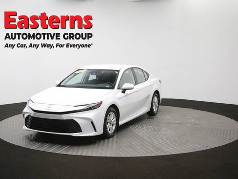 Used 2025 Toyota Camry LE FWD image 54