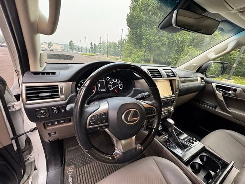 Used 2020 Lexus GX 460 Premium w/ Premium Package AWD/4WD image 10