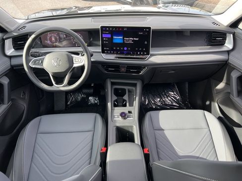 New 2026 Volkswagen Tiguan SE image 25