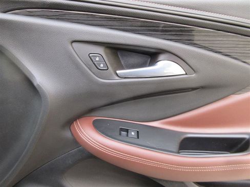 Used 2017 Buick Envision Essence image 33