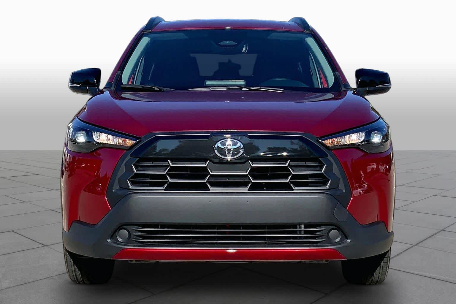 Used 2026 Toyota Corolla Cross LE FWD image 4