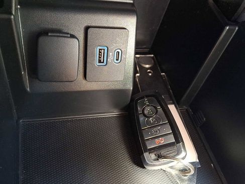 Used 2020 Ford Explorer XLT w/ Equipment Group 202A AWD/4WD image 27