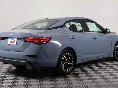 Used 2024 Nissan Sentra SV FWD image 4