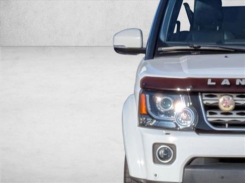 Used 2016 Land Rover LR4 HSE image 12