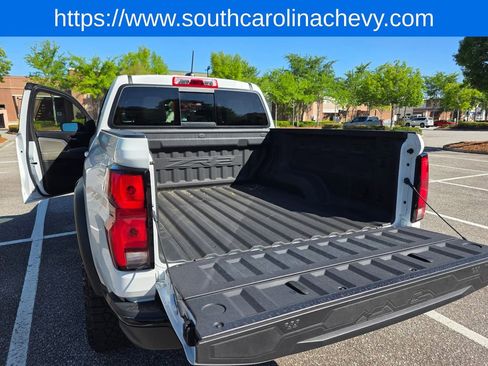 Used 2024 Chevrolet Colorado ZR2 image 36