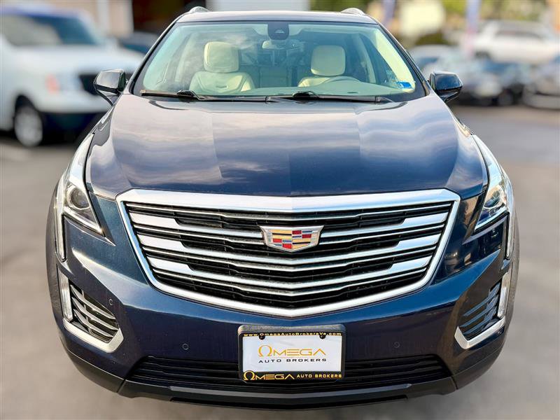 Used 2017 Cadillac XT5 Luxury w/ Driver Awareness Package FWD image 3