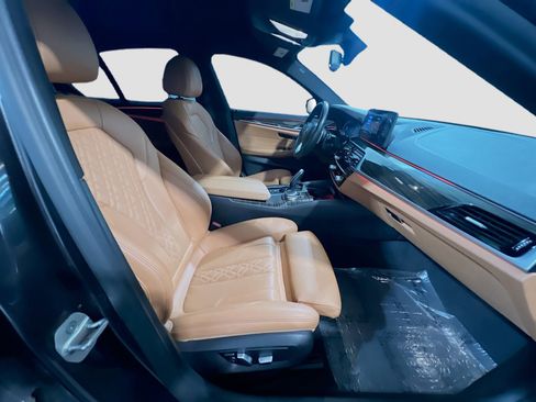 Used 2022 BMW 530i w/ Convenience Package RWD image 22