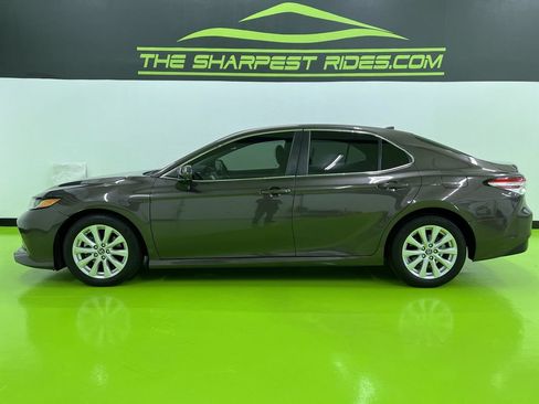 Used 2019 Toyota Camry LE FWD image 6