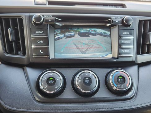 Used 2017 Toyota RAV4 LE w/ Carpet Mat Package AWD/4WD image 21