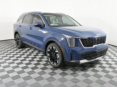 Certified 2025 Kia Sorento SX FWD image 1